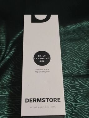 Dermstore Daily Cleansing Gel - White